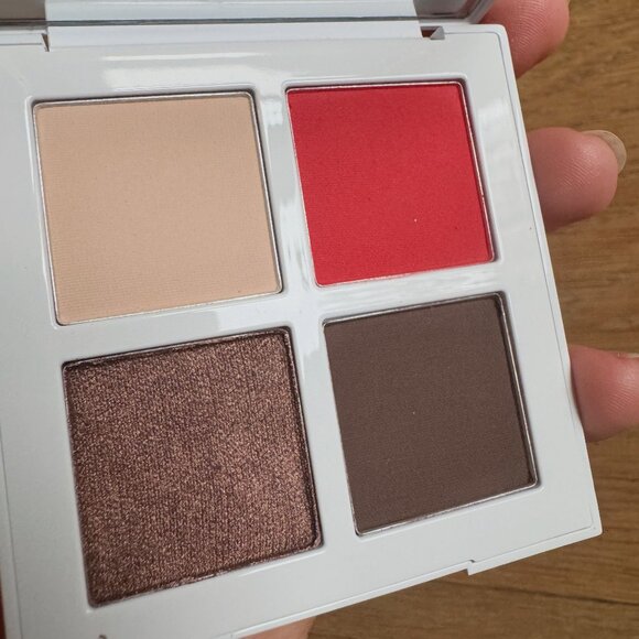 by BANILA Eyecrush Shadow Palette - 03 Girl Boss - Picture 3 of 8